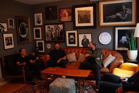 "Hug The Sun": Κυκλοφόρησε το νέο άλμπουμ των Remade